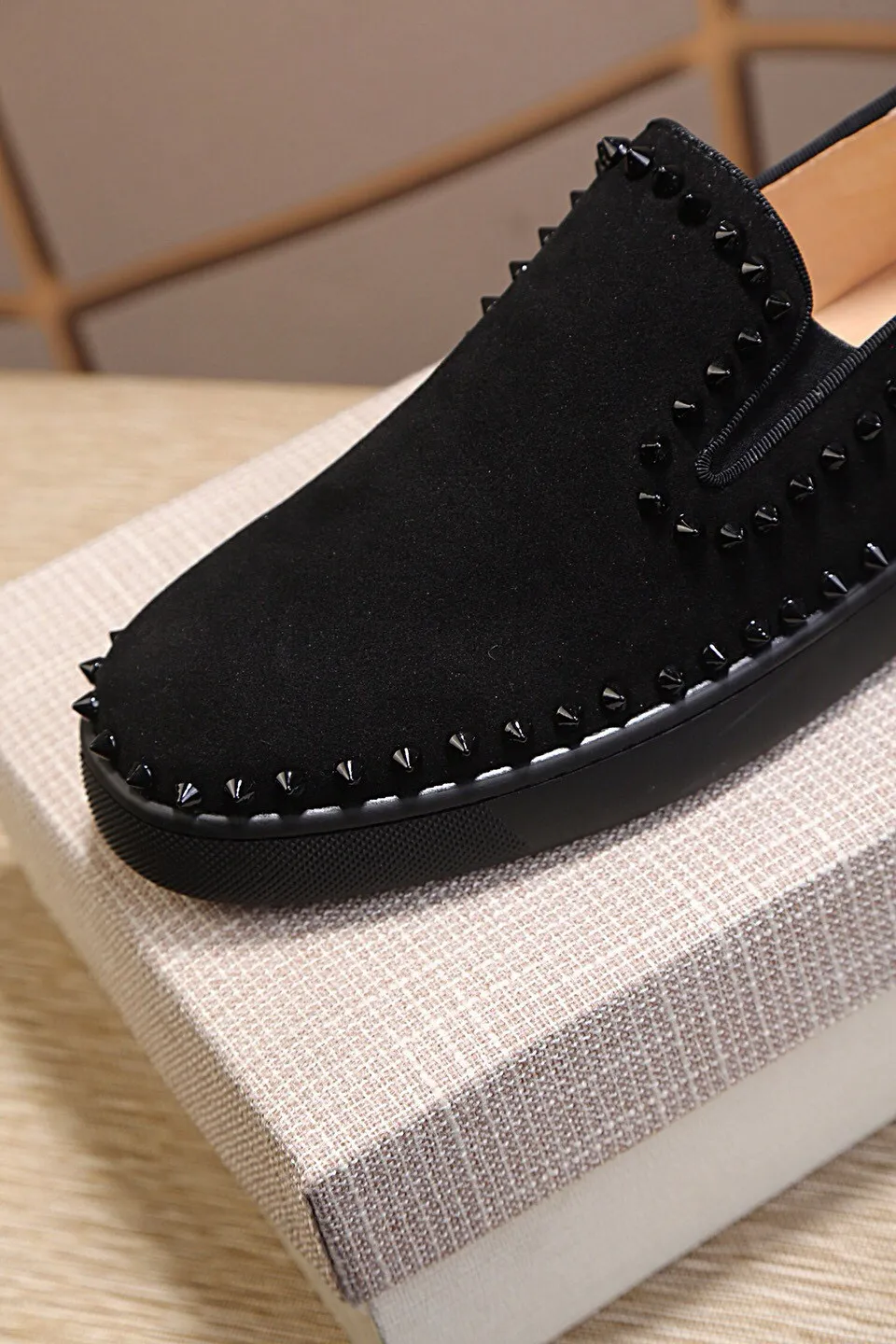 Men's shoes 💰: 438💰christian louboutin (CL red sole shoes) counter hot diamond series, casual sneakers for couples 📢 📢 📢 Exclusive hot style release🎈🎈💪Movable latex feet👻Finished outsole line [Proud]😝Female 35-40# Male 38#-46, global supply😝 [Top version]: Original imported cowhide frosted upper, top original leather lining, original molded TPU outsole, original 1:1 detail processing, original shoe last.